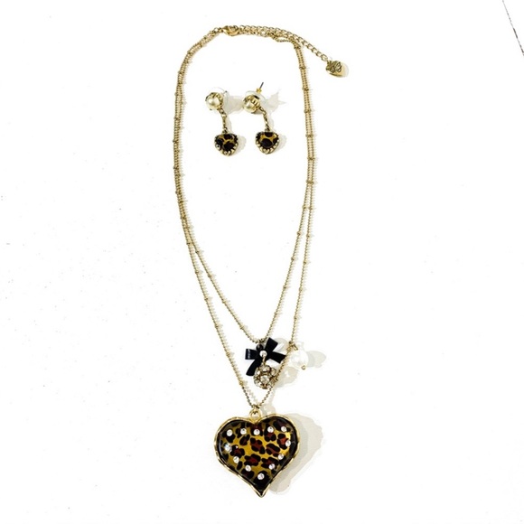 Betsey Johnson Leopard Heart & Pearl Drop Earrings - Picture 4 of 4